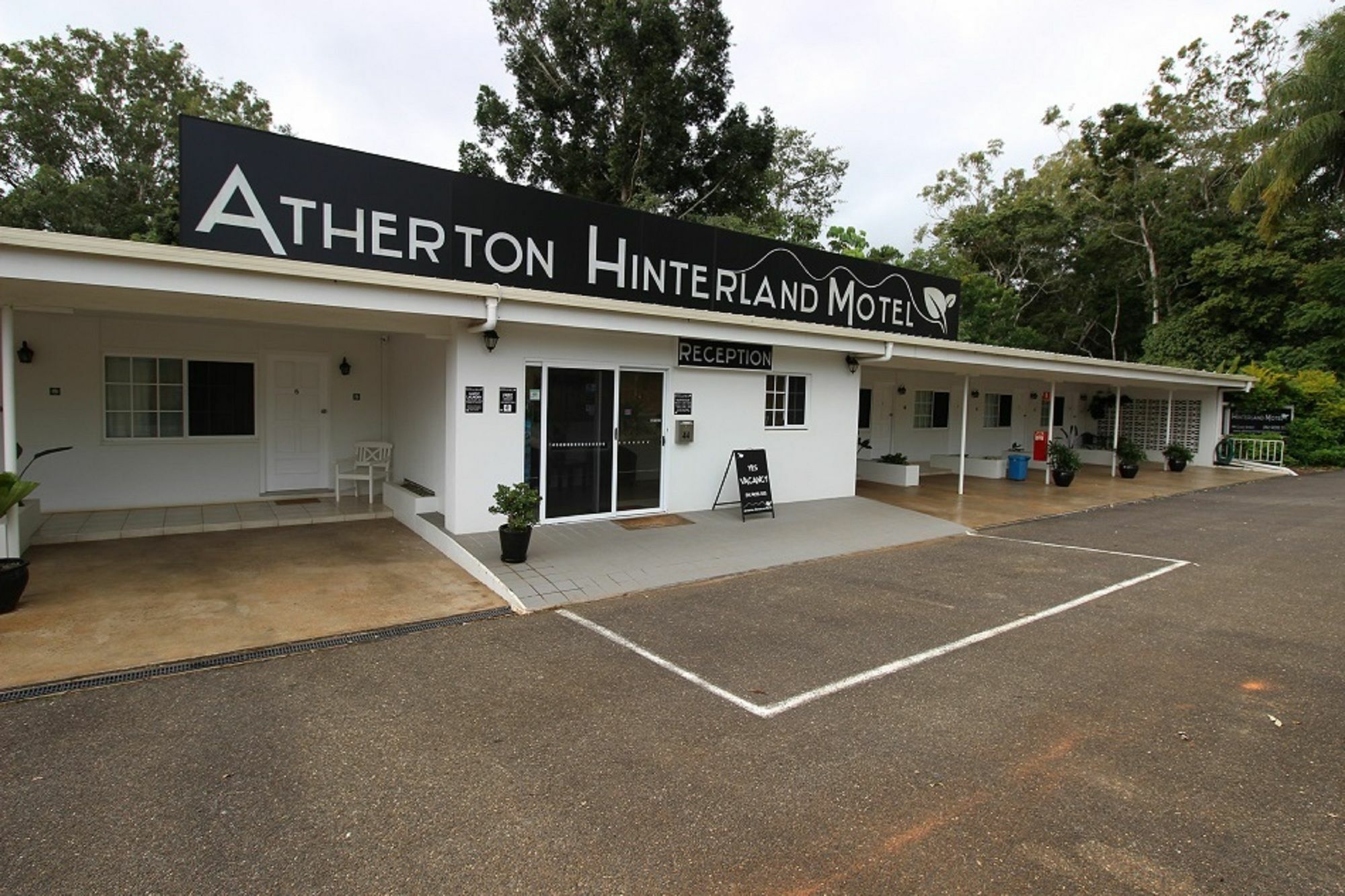 Atherton Hinterland Motel Ngoại thất bức ảnh